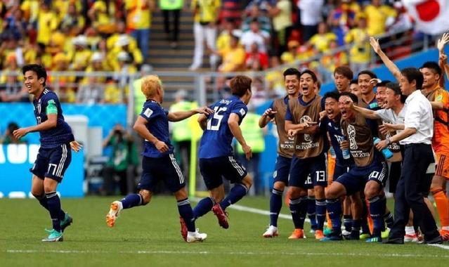 霍勒迪持球